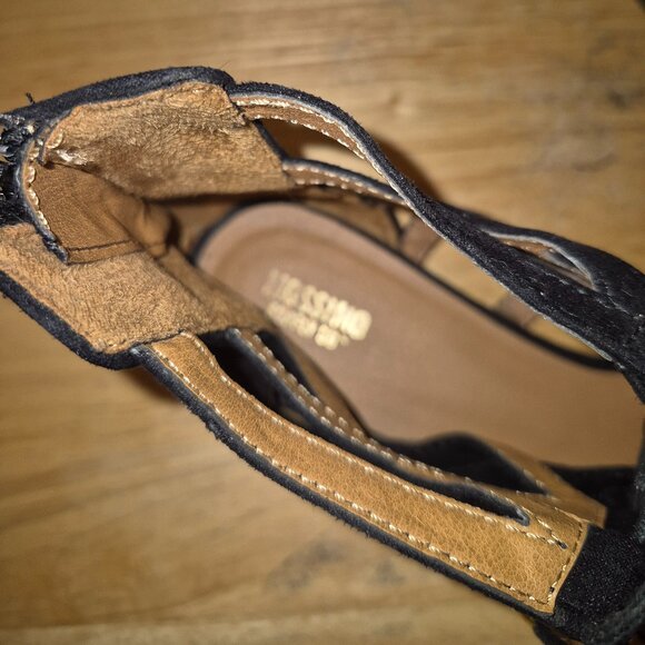 Mossimo Faux Suede Lace Front Zip Back Pointed Toe Flat Shoe Size 8.5 - Picture 2 of 7